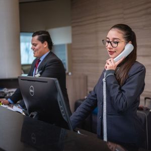 receptionists-5975962_1280.jpg